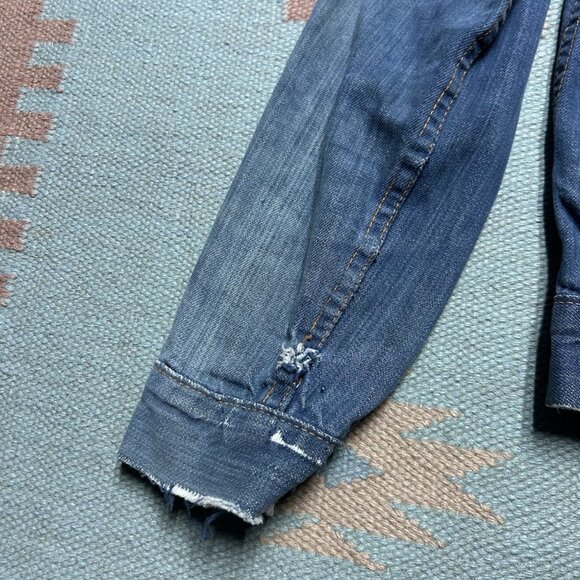 Vintage 70s Levi’s for gals denim trucker jacket big E distressed women S/M - Picture 3 of 16